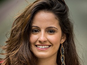 Amanda de Godoi é Fernanda Tetel, aluna do Colégio Dom Fernão, na nova temporada de Malhação (Foto: João Cotta / TV Globo)