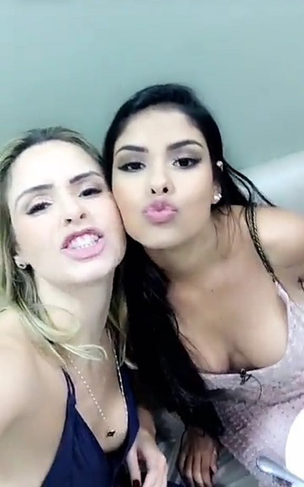 Ana Paula e Munik - Ex BBB 2016 (Foto: Reprodução Snapchat)
