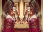 Kelly Key faz selfie com vestido vermelho e ganha elogios