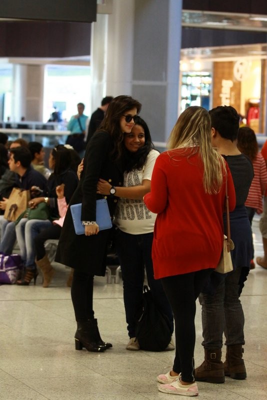 Sophia Abrahão no aeroporto (Foto: Fábio Martins/AgNews)