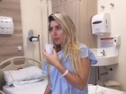 Tati Minerato se recupera de cirurgia e posta foto em hospital: 'Look do dia'