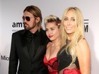 Miley Cyrus vai com os pais a baile de gala nos Estados Unidos