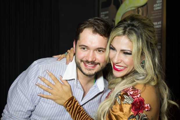 Verônica Araújo e DJ Ricardo Galback (Foto: Marcelo Brammer / Divulgação)