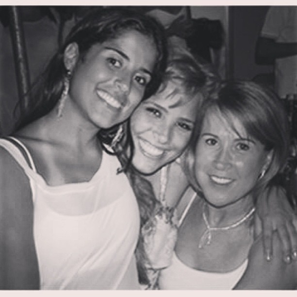 Zilú posta foto antiga com as filhas (Foto: Instagram)