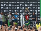Famosos festejam a vitória do surfista Filipe Toledo no Circuito Mundial