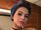 De roupão, Bruna Marquezine faz biquinho sexy em foto: 'Gata'