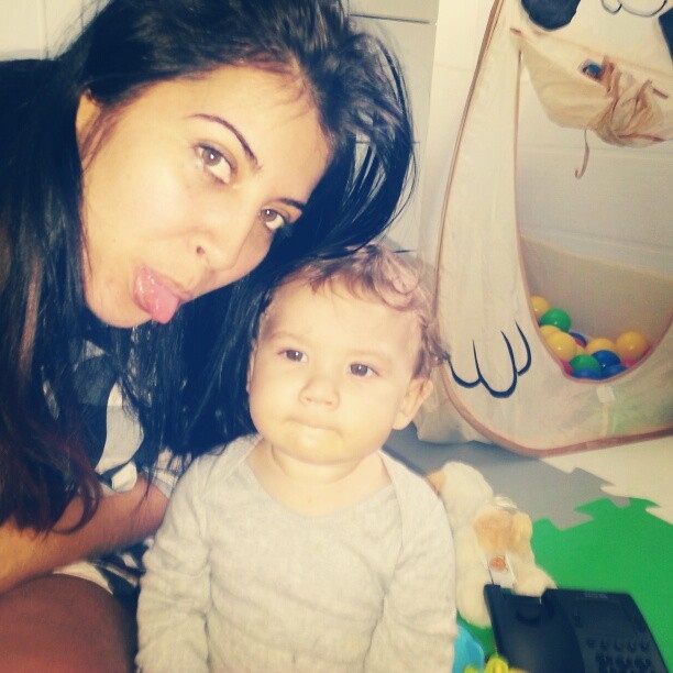 Priscila Pires com o filho Gabriel (Foto: Instagram / Reprodução)