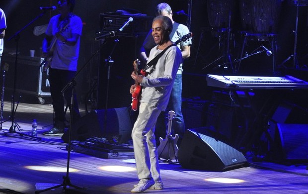 Gilberto Gil no palco do Imperator (Foto: Roberto Teixeira/EGO)