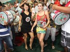 Monique Alfradique usa vestido curtinho em noite de samba