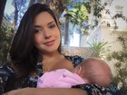 Thais Fersoza posa amamentado a filha Melinda: 'Nossa misturinha'