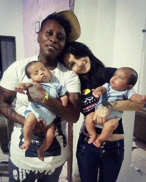Pepê, Thalyta e of filhos gêmeos (Foto: Reprodução/Instagram)