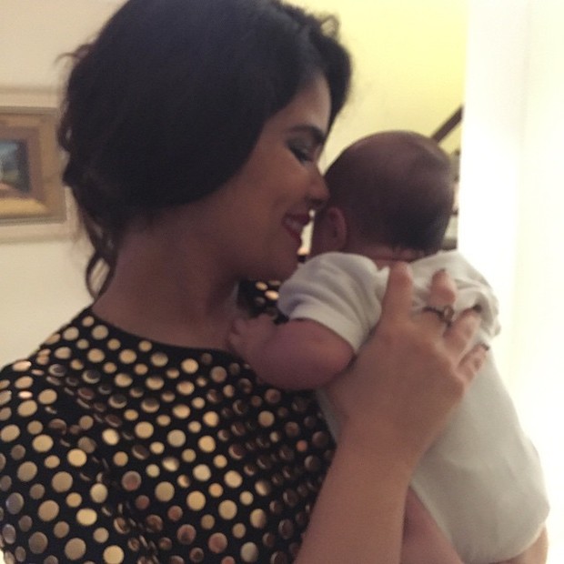 Vanessa Giácomo com a filha recém-nascida, Maria (Foto: Instagram/ Reprodução)