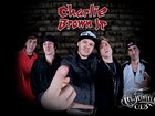 Charlie Brown Jr divuga capa do último CD com Chorão: 'La família 013'
