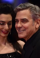 George Clooney e Amal Alamuddin vão à abertura do Festival de Berlim