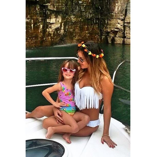 Leticia, ex-BBB14, e a filha (Foto: Instagram/Reprodução)
