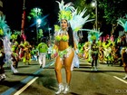 Carla Bora estreia no carnaval carioca exibindo corpão: 'Foi inesquecível'