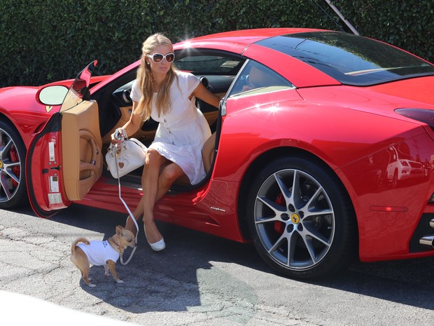 X17 - Paris Hilton em tarde de compras em Los Angeles, nos Estados Unidos (Foto: X17online/ Agência)
