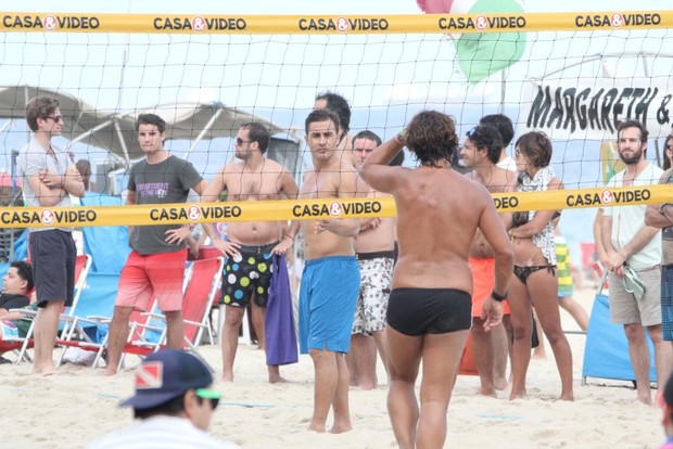 Youri Djorkaeff, Christian Vieri e Cannavaro na praia (Foto: Rodrigo dos Anjos / AgNews)