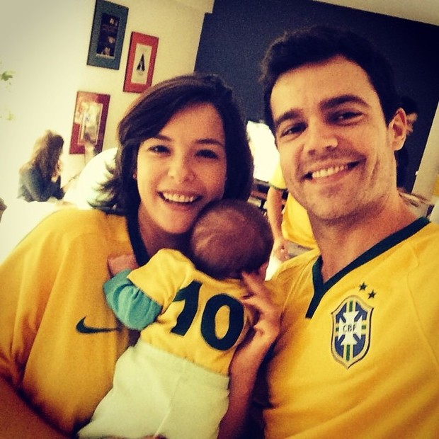 Regiane Alves com o filho (Foto: Reprodução/Instagram)