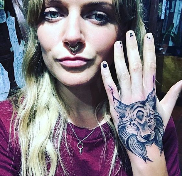 Tatuagem de Tove Lo (Foto: Reprodução/Instagram)