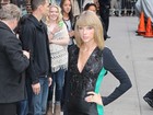 Poderosa, Taylor Swift usa vestido decotado em gravação 