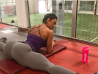 Gracyanne Barbosa mostra elasticidade durante treino pesado