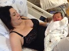Simony já está em casa com o filho recém-nascido: 'Ele é lindo, um fofo'