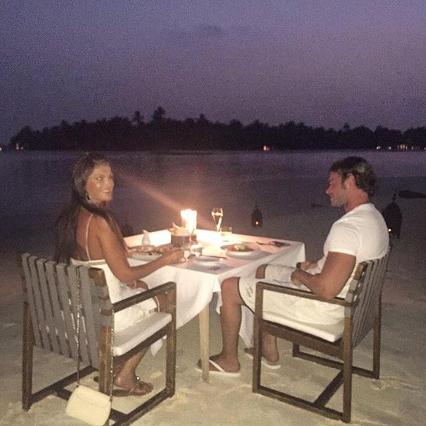 Thor Batista com namorada, Lunara Campos, nas Ilhas Maldivas (Foto: Instagram/ Reprodução)
