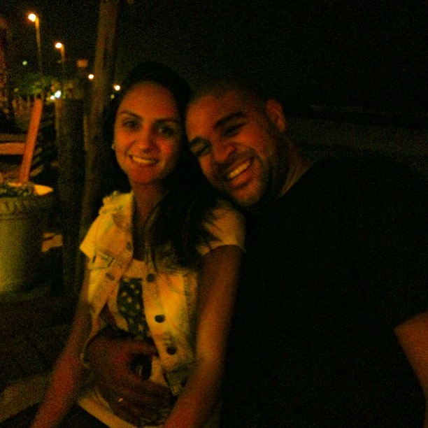 Renata Fontes e Adriano (Foto: Reprodução Instagram)
