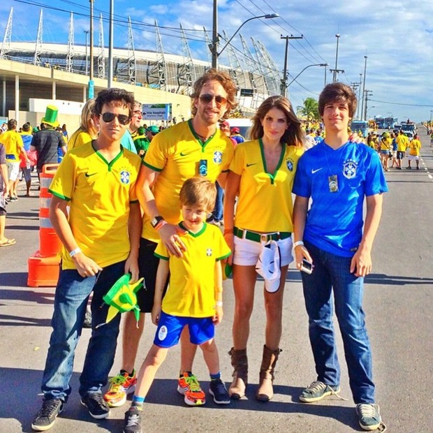 Carol Magalhães com o filho (Foto: Reprodução/Instagram)