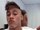 Neymar muda o visual e posta foto com barba e cabelo descoloridos