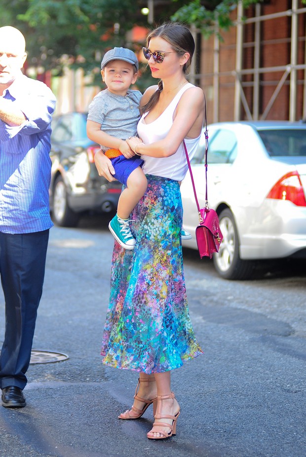 Miranda Kerr e filho (Foto: Agência Splash News)