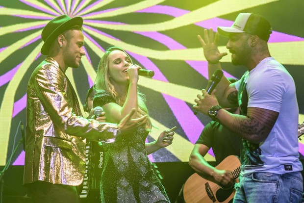 Neymar canta com Thaeme e Saulo (Foto: Divulgação)