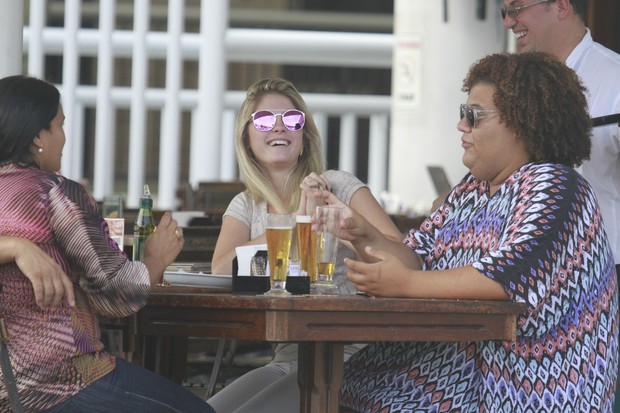 Bárbara Evans almoça com Gominho (Foto: Dilson Silva / AgNews)