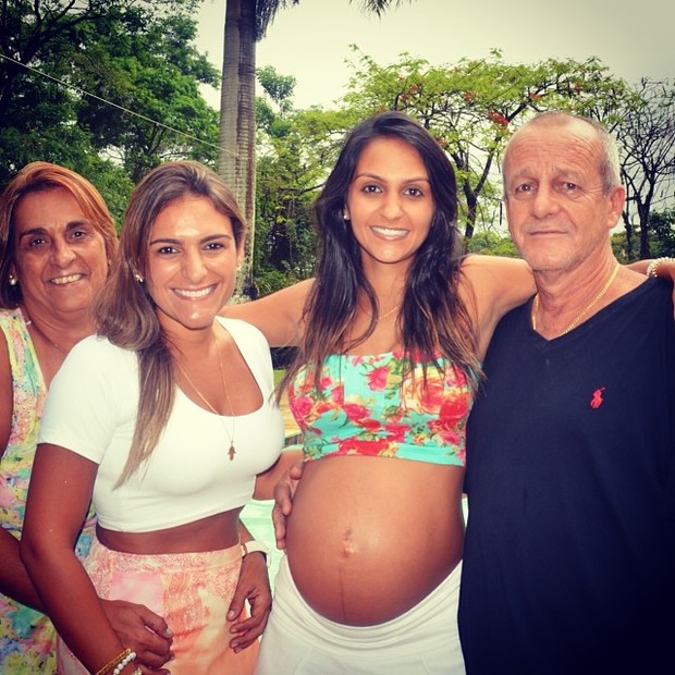 Renata Fontes, ex-noiva de Adriano (Foto: Instagram / Reprodução)