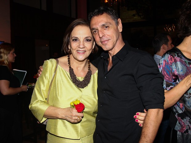 Denise Del Vecchio com Guilherme Leme em prêmio de teatro em São Paulo (Foto: Manuela Scarpa/ Foto Rio News)