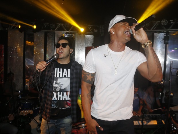 Tomate e Leo Santana em show em Salvador, na Bahia (Foto: Fred Pontes/ Divulgação)