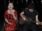 Filha de Bruce Willis e Demi Moore canta em evento em Nova York