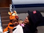 Sobrinha de Rihanna aparece com roupa de tigre em foto com tia famosa