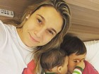 Fernanda Gentil posa com o filho e o afilhado e brinca na legenda