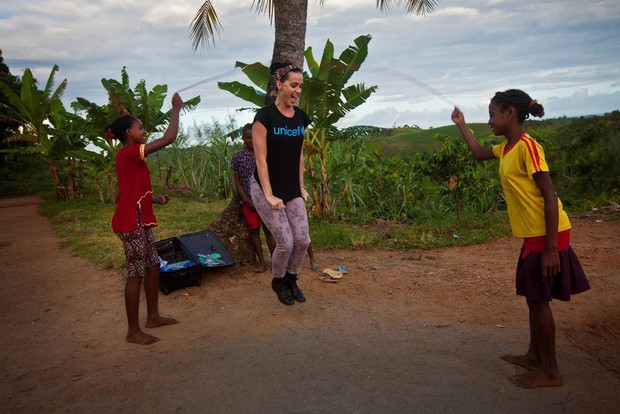 Katy Perry em Madagascar (Foto: REUTERS/Kate Holt/UNICEF/)