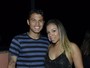 Thiago Silva curte show de pagode com a mulher e a mãe no Rio