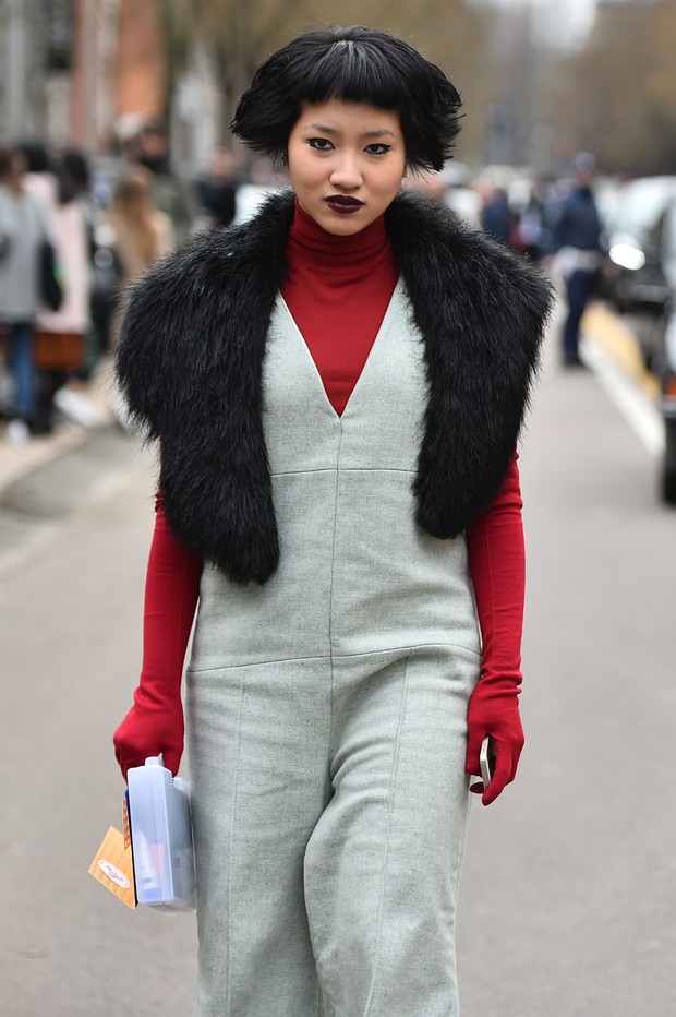 Street style na semana de moda de MIlão (Foto: AFP)