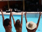 Sheron Menezzes faz topless com amigas: 'Liberdade'