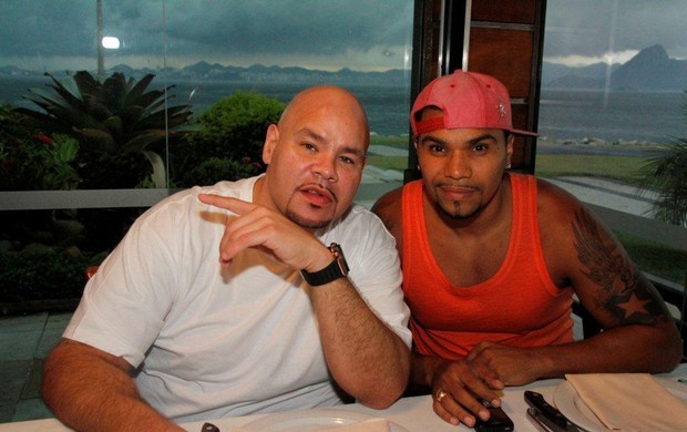 Naldo e o rapper americano Fat Joe (Foto: Onofre Veras / AgNews)