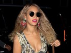 Beyoncé usa look decotado para jantar com Jay-Z nos Estados Unidos