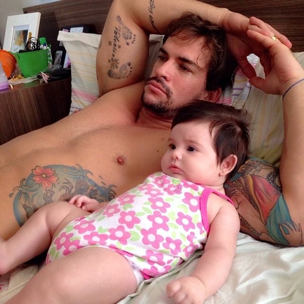Rodrigo com a filha (Foto: Instagram / Reprodução)