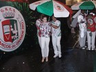 Famosos chegam à Sapucaí, no Rio, para desfile das campeãs 