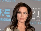 Angelina Jolie retira ovários e trompas