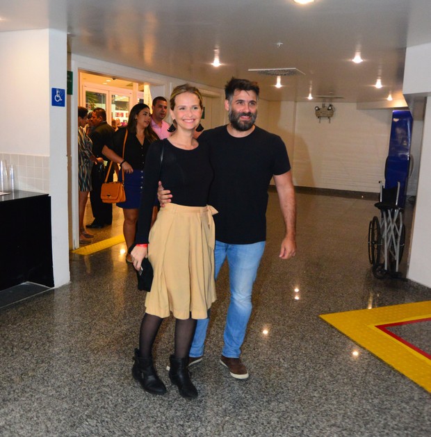 Fernanda Rodrigues e Raoni Carneiro (Foto: AgNews)